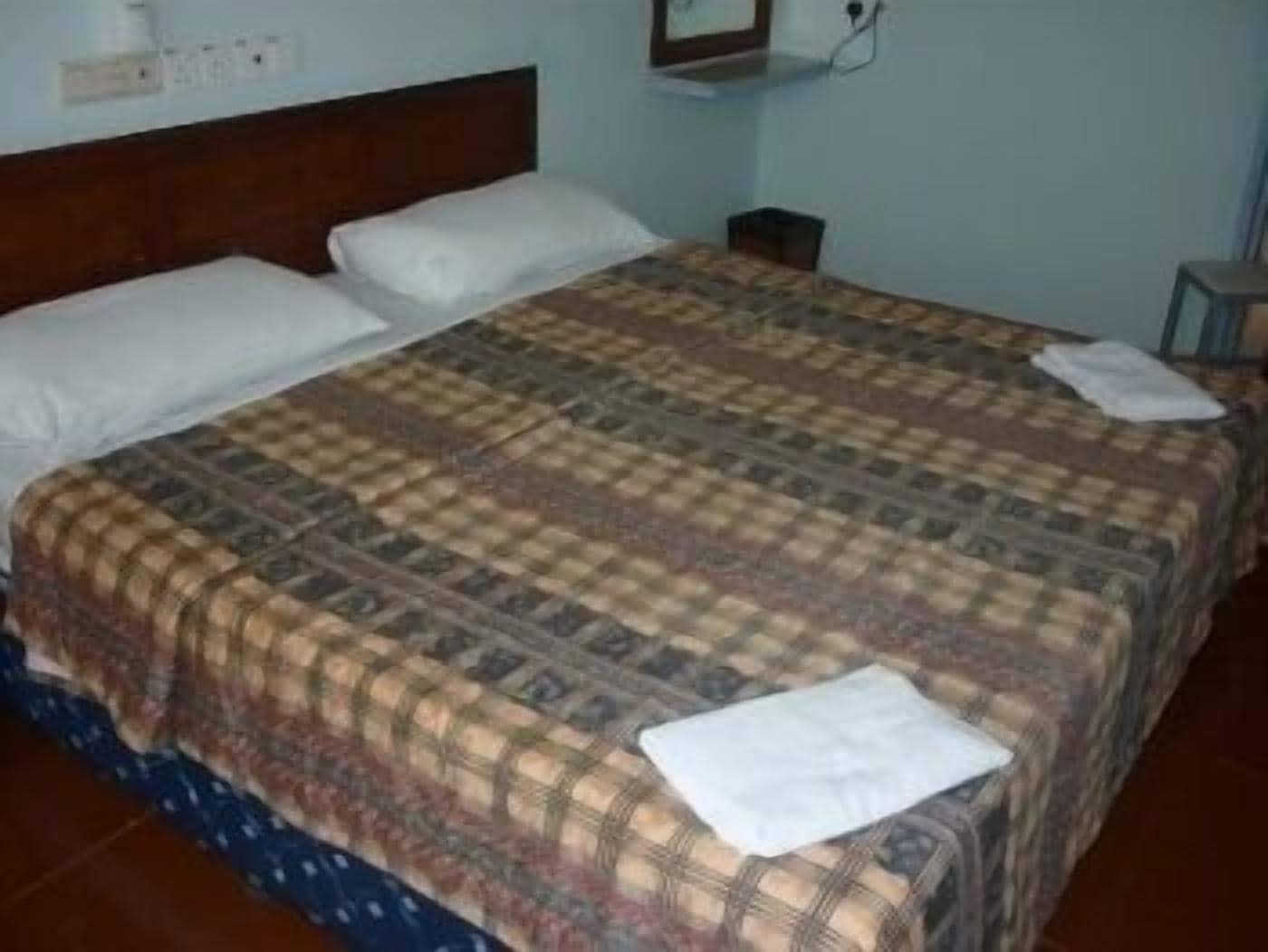 J &J Hotel Κότα Κιναμπαλού Εξωτερικό φωτογραφία
