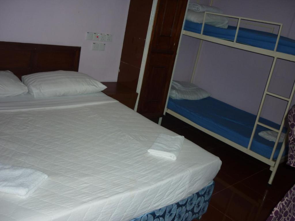 J &J Hotel Κότα Κιναμπαλού Εξωτερικό φωτογραφία