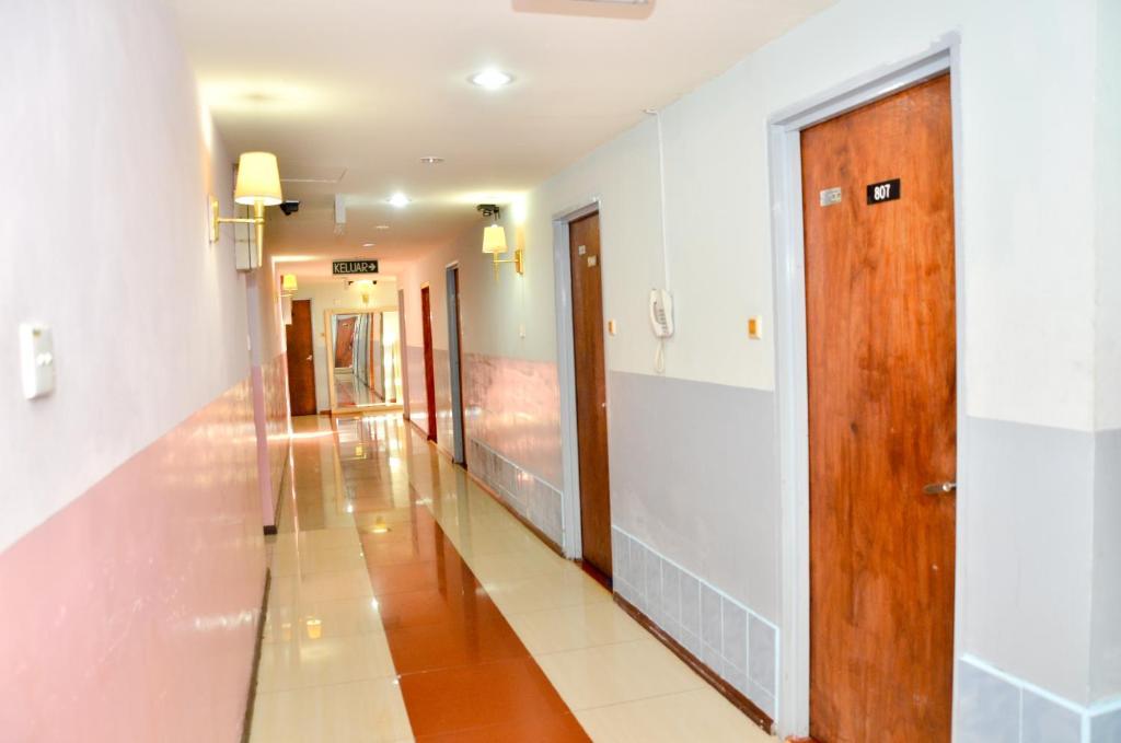 J &J Hotel Κότα Κιναμπαλού Εξωτερικό φωτογραφία