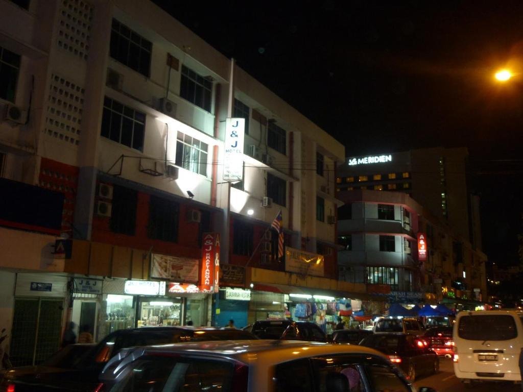 J &J Hotel Κότα Κιναμπαλού Εξωτερικό φωτογραφία